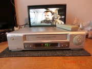 Magnetowid Philips z pilotem i kablem EURO.