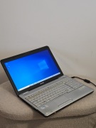 Toshiba Satellite L500 15,6" Intel T3000 1.8GHZ / 3GB RAM / 320GB 