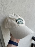 Urocza kremowa czapka z daszkiem Brooklyn Est. 1634 New York Unisex