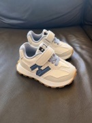 Buty sportowe chłopięce 21 lekkie na rzep sneakersy 15,5 cm