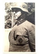 Foto - SS Man w Hełmie lewa strona Runo SS