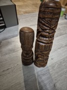 Para rzeźbionych totemów Tiki – Drewniane, styl polinezyjski