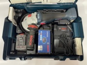 Bosch GWS 18V-10 Bat.5Ah + 5Ah + GAL18-40 + L-Boxx