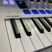Arturia MiniLab MKII White Kontroler MIDI