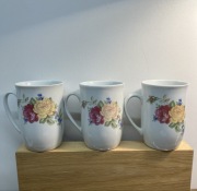 kubki do mleka i kakao ceramiczne PRL chodziez , śliczne kwiatki, cena za 3