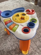 Stoliczek edukacyjny Fisher price