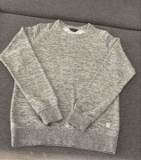 sweter w dobrym stanie rozmiar S