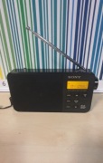 Radioodbiornik FM  Sony XDR-S40DBP z zasilaczem lub na baterię 