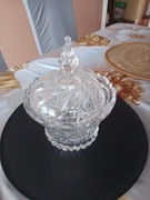 Kryształowa bombonierka z czasów PRL-u 