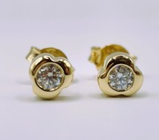 Złote Kolczyki Sztyfty Pr. 585 z Moissanitami 3mm - Klasyka Bezel