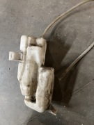 Zbiorniczek spryskiwaczy tylnej szyby BMW e30 touring