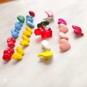 Guziczki do ubrań dziecięcych