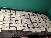 Kartki i koperty że znaczkami w całości