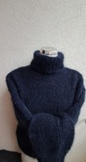 Granatowy sweter z golfem kidsilk. Handmade.
