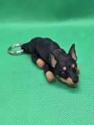 Brelok do kluczy w kształcie pieska Doberman 