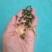 Śliczny różaniec z wizerunkiem MB