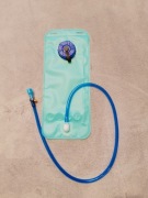 Nowy bukłak 2 litry do plecaka na wodę