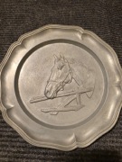 Talerze,,GŁOWA KONIA sygnatura Anioła.