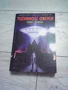 TOŻSAMOŚĆ OBCYCH / THOMPSON