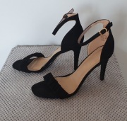 Sandały na szpilce DeeZee r.41