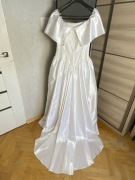 Suknia ślubna LILLY, 40, odkryte ramiona, koronka, elegancka, duńska marka