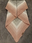 Chusta zrobioną na szydełku 