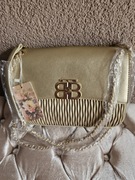 Torebka złota listonoszka na długim plecionym łańcuchu