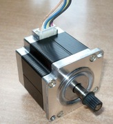 Silnik krokowy-MINEBEA-6V/2,5A/1,8 step.oś-6 mm