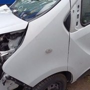 błotnik lewy przód trafic ładny biały 