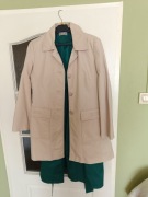 Płaszcz damski w kolorze kremowym 