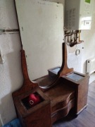 Toaletka z lustrem w stylu vintage