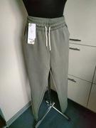 Klasyczne spodnie dresowe rozmiar L na XL