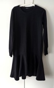 Czarna sukienka Reserved z falbaną S-M