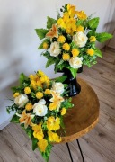 Wiosenny komplet na grób stroik bukiet Żółty 