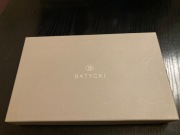 BATYCKI - GUSTOWNE ETUI NA PIÓRO I WIZYTÓWKI ( NOWY ) BEŻOWY