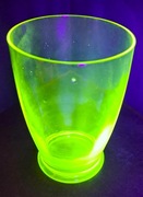 Szkło uranowe wazelinowe szklanka dost. 2 szt.