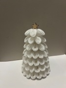 Choinka świąteczna z płatków higienicznych z perełkami 20cm