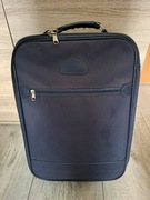 Średnia walizka granatowa