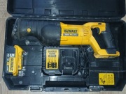 Piła szablasta DEWALT DCS380