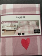 Pościel satynowa SMUKEE 220x200cm komplet pościeli w kratę serca truskawki 