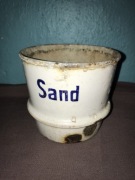 Stary emaliowany pojemnik sand kuchenny
