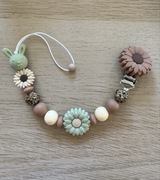 Zawieszka silikonowa do smoczka królik kwiatki