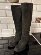 Kozaki ocieplane buty damskie r. 36 grafit skóra nubukowa Gino Rossi