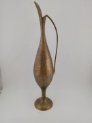 Mosiężne naczynie, wazonik 