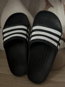 Klapki Dziecięce czarne z białym ADIDAS Duramo Slide r. 38