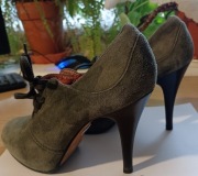 SZNUROWANE BOTKI KHAKI BUFFALO LONDON SZPILKI 