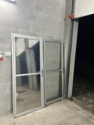 Drzwi aluminiowe z futryną