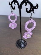 Rękodzieło - kolczyki fioletowe kwiatuszki robione na szydełku