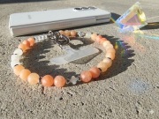 Biżuteryjna smycz do telefonu Agat brzoskwiniowy i Jadeit,  Mattè Prism