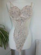 Piękne seksowne body koronkowe r 80B